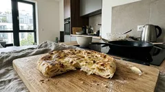 Blättrige Pfannen-Fladenbrote mit kochendem Wasser: das einfache Rezept für zarte Schichten