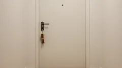 Zimt an der Haustür: was das Ritual wirklich bringt und worauf du achten solltest